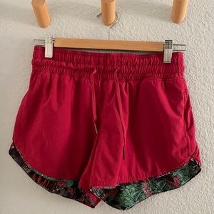 lululemon choose a side short 3” sz 4